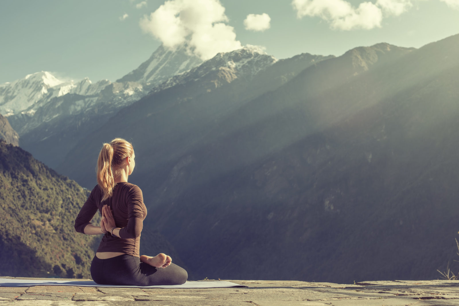 Young,Girl,Doing,Yoga,Fitness,Exercise,Outdoor,In,Beautiful,Mountains
